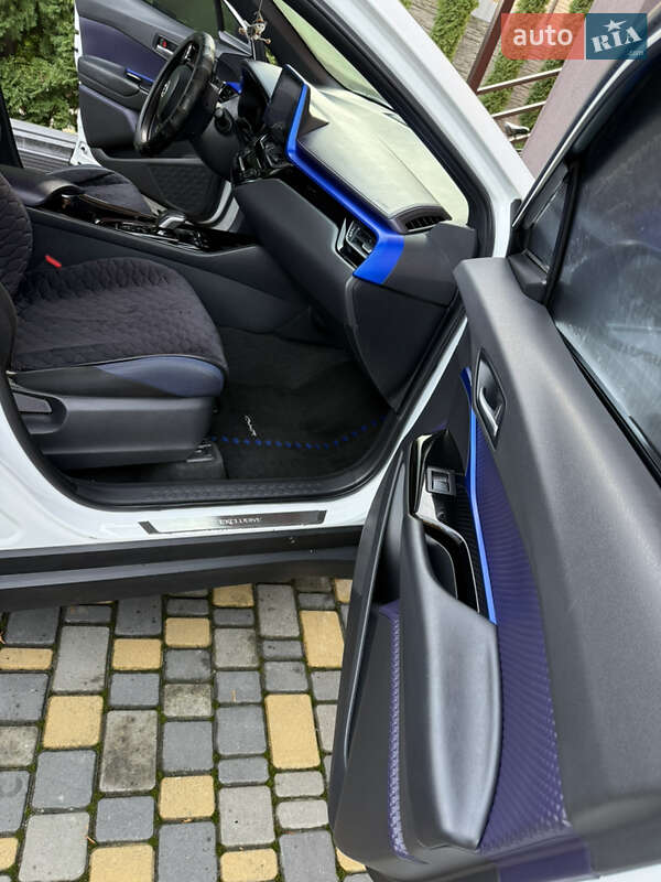 Позашляховик / Кросовер Toyota C-HR EV 2021 в Києві фото 7 Позашляховик / Кросовер Toyota C-HR EV 2021 в Києві