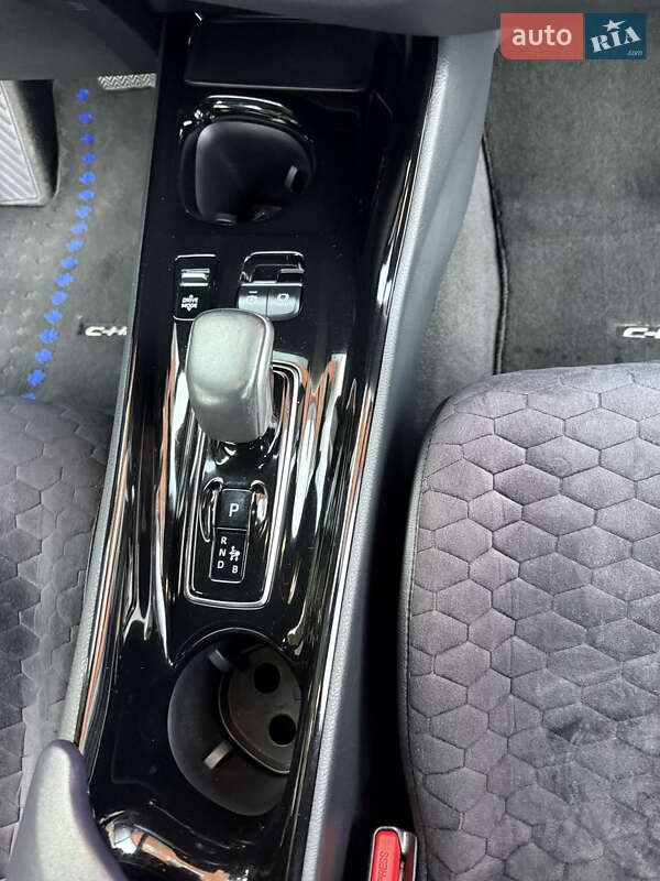 Позашляховик / Кросовер Toyota C-HR EV 2021 в Києві