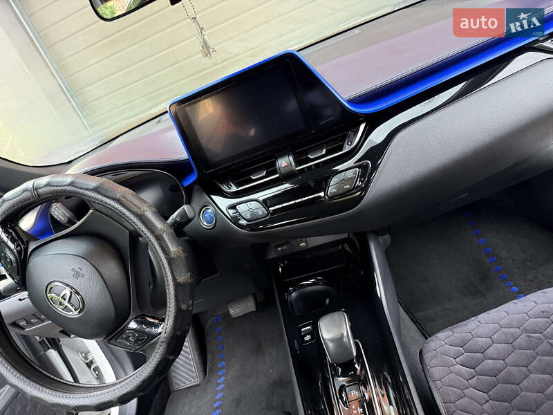 Позашляховик / Кросовер Toyota C-HR EV 2021 в Києві