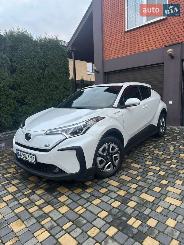 Позашляховик / Кросовер Toyota C-HR EV 2021 в Києві