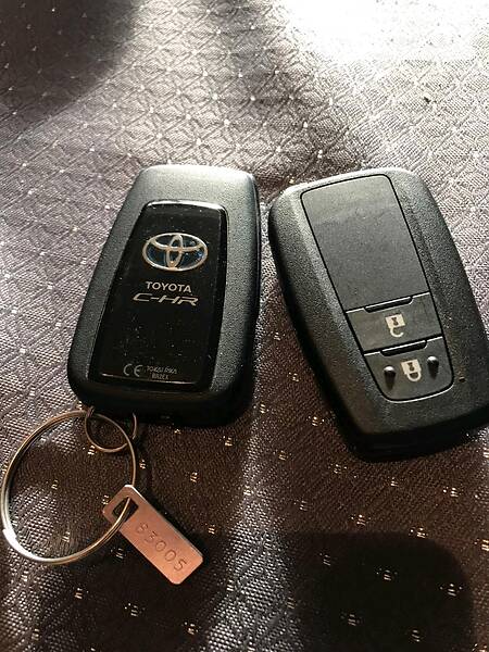 Внедорожник / Кроссовер Toyota C-HR 2018 в Киеве