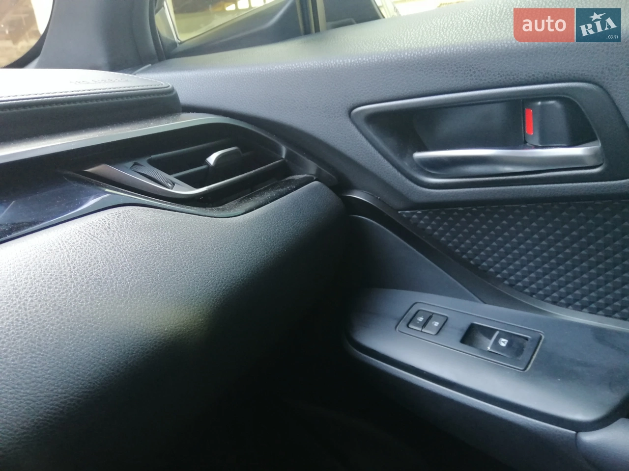 2018 Toyota C-HR - мініатюра 21