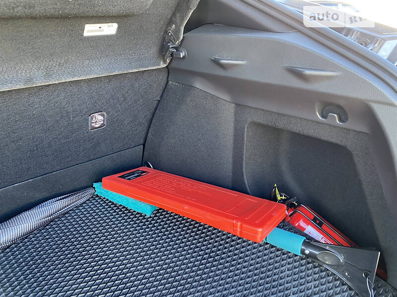 Позашляховик / Кросовер Toyota C-HR 2021 в Хмельницькому фото 10 Позашляховик / Кросовер Toyota C-HR 2021 в Хмельницькому