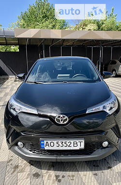 Позашляховик / Кросовер Toyota C-HR 2018 в Ужгороді