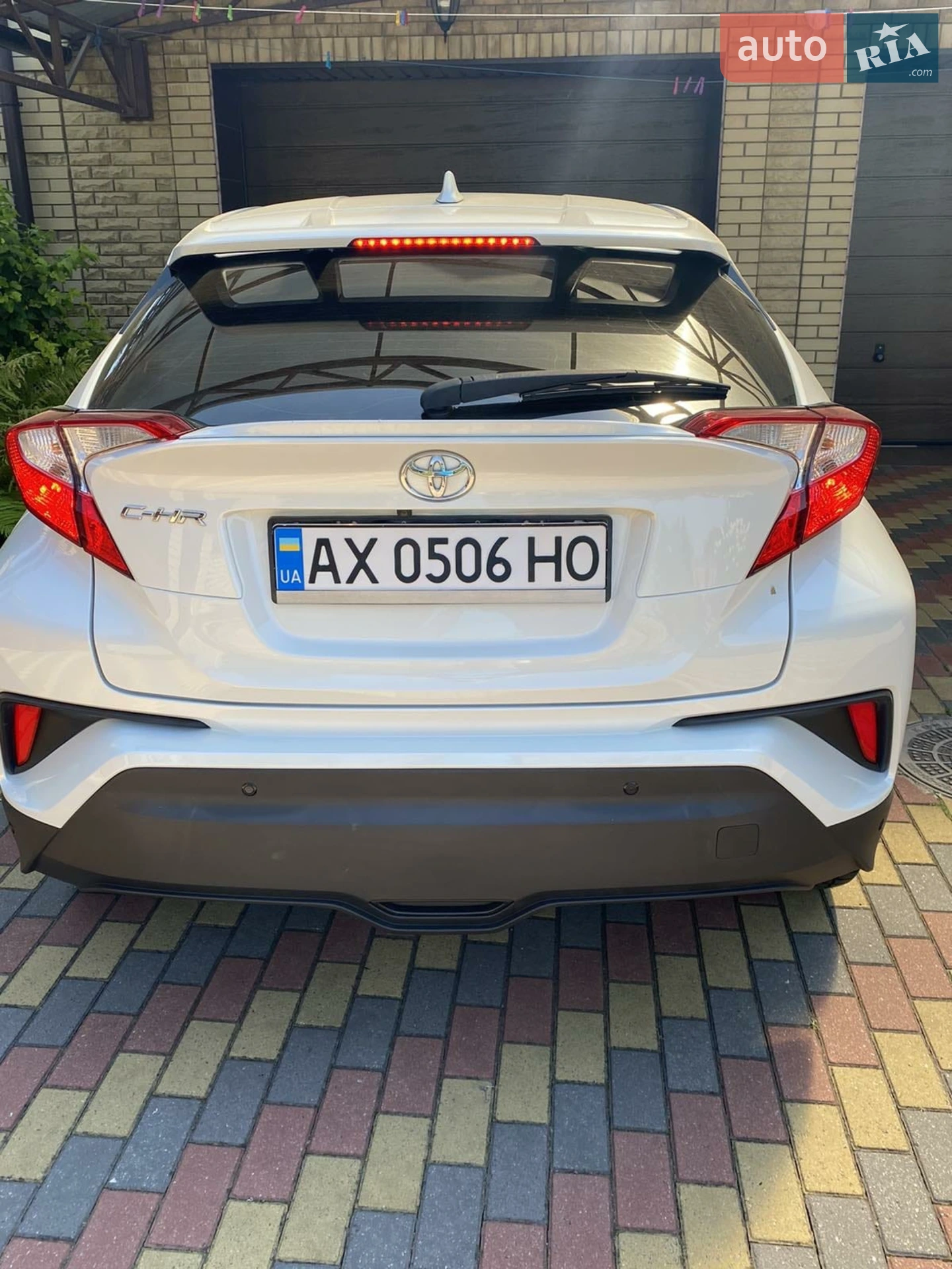 2017 Toyota C-HR - мініатюра 2