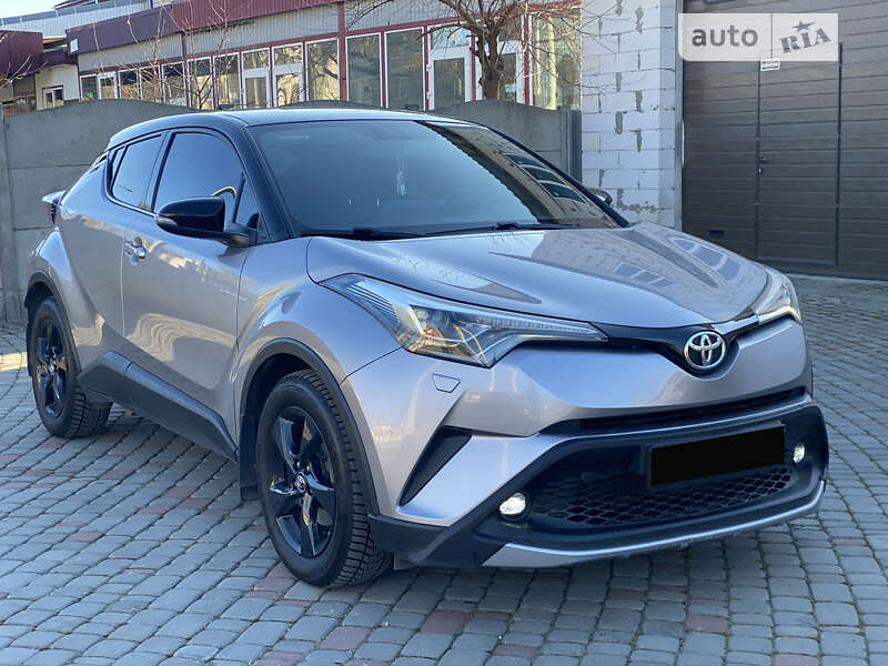 Позашляховик / Кросовер Toyota C-HR 2017 в Харкові