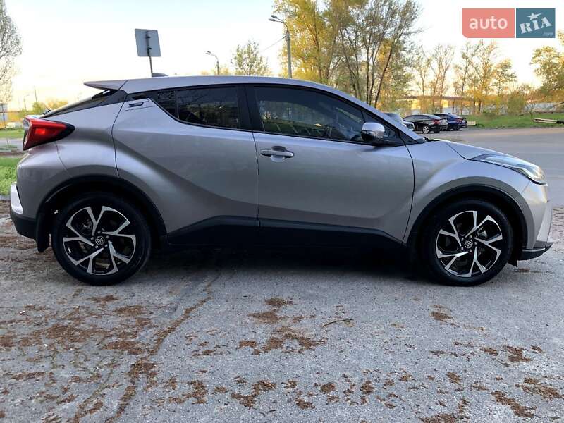 Позашляховик / Кросовер Toyota C-HR 2020 в Дніпрі фото 7 Позашляховик / Кросовер Toyota C-HR 2020 в Дніпрі