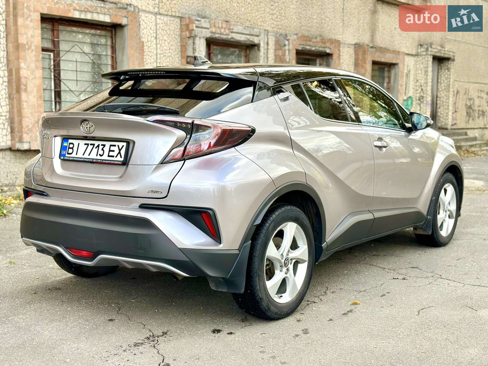2016 Toyota C-HR - мініатюра 11