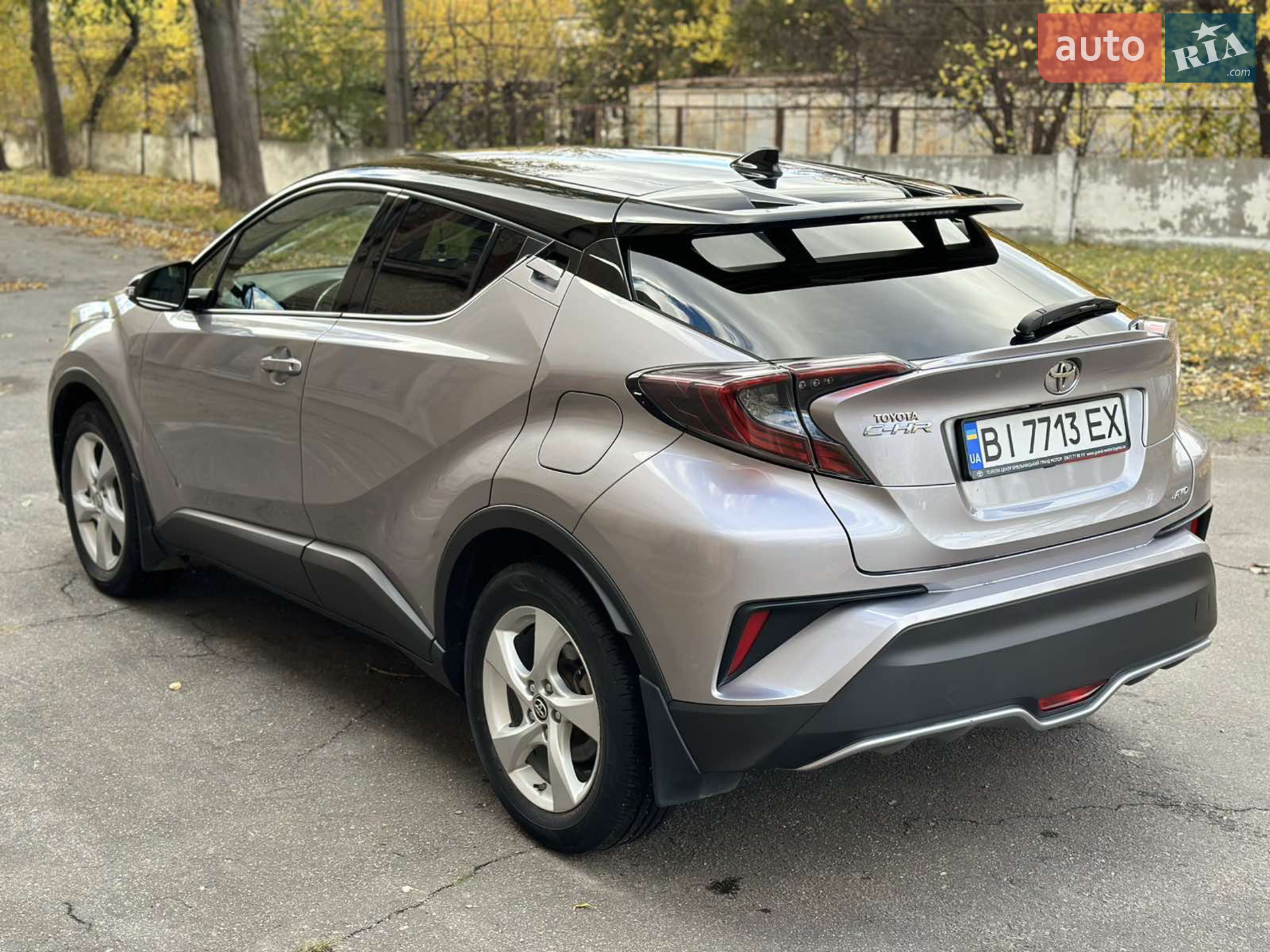 2016 Toyota C-HR - мініатюра 16