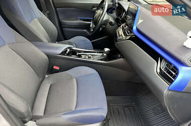 Внедорожник / Кроссовер Toyota C-HR 2016 в Горишних Плавнях