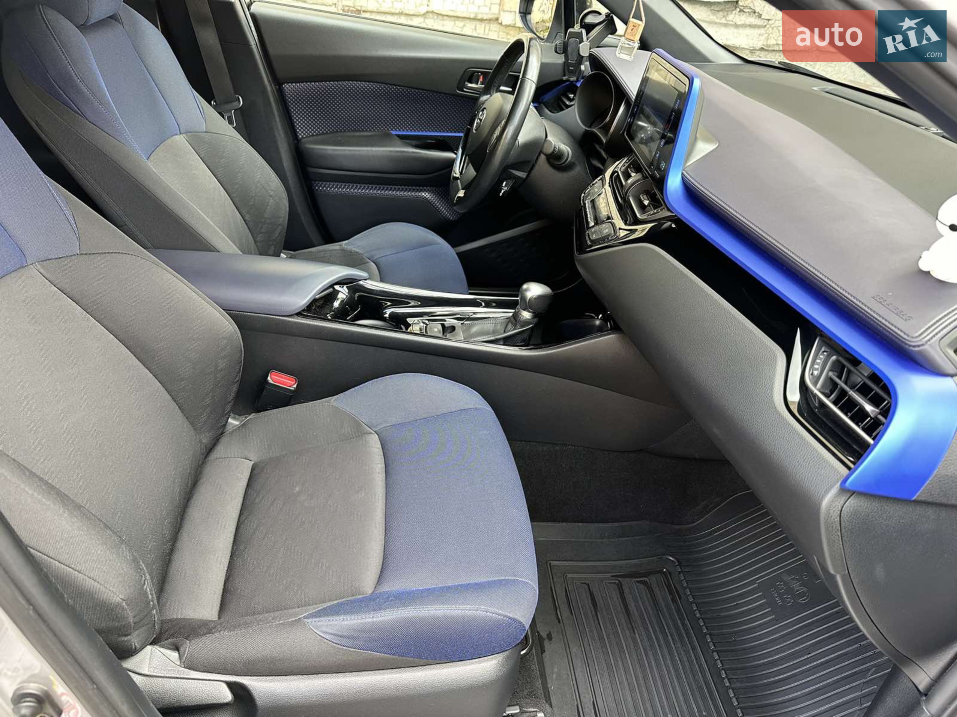 2016 Toyota C-HR - мініатюра 31