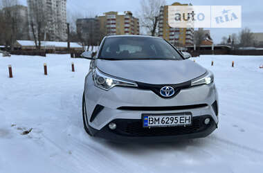 Позашляховик / Кросовер Toyota C-HR 2017 в Сумах