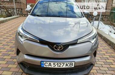 Внедорожник / Кроссовер Toyota C-HR 2017 в Умани