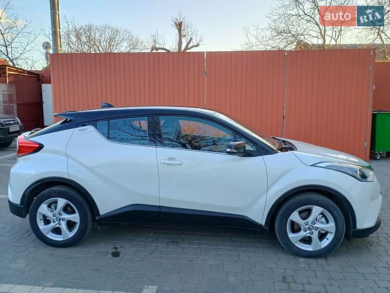 Внедорожник / Кроссовер Toyota C-HR 2016 в Измаиле