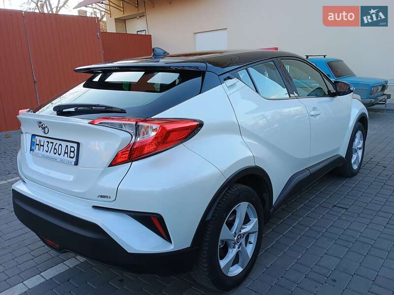 Внедорожник / Кроссовер Toyota C-HR 2016 в Измаиле