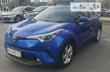 Внедорожник / Кроссовер Toyota C-HR 2018 в Киеве