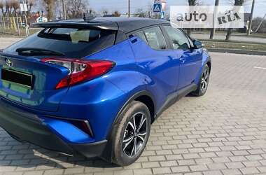 Внедорожник / Кроссовер Toyota C-HR 2019 в Киеве