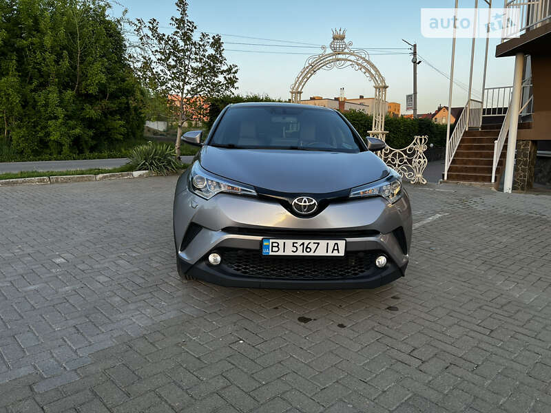 Внедорожник / Кроссовер Toyota C-HR 2016 в Черновцах