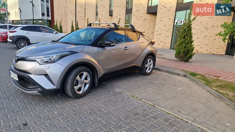 Позашляховик / Кросовер Toyota C-HR 2016 в Хмельницькому