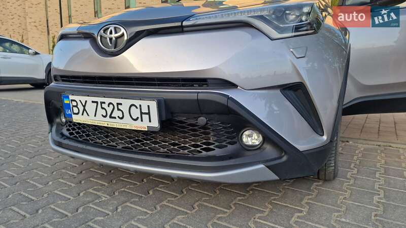 Позашляховик / Кросовер Toyota C-HR 2016 в Хмельницькому