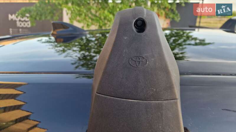 Позашляховик / Кросовер Toyota C-HR 2016 в Хмельницькому