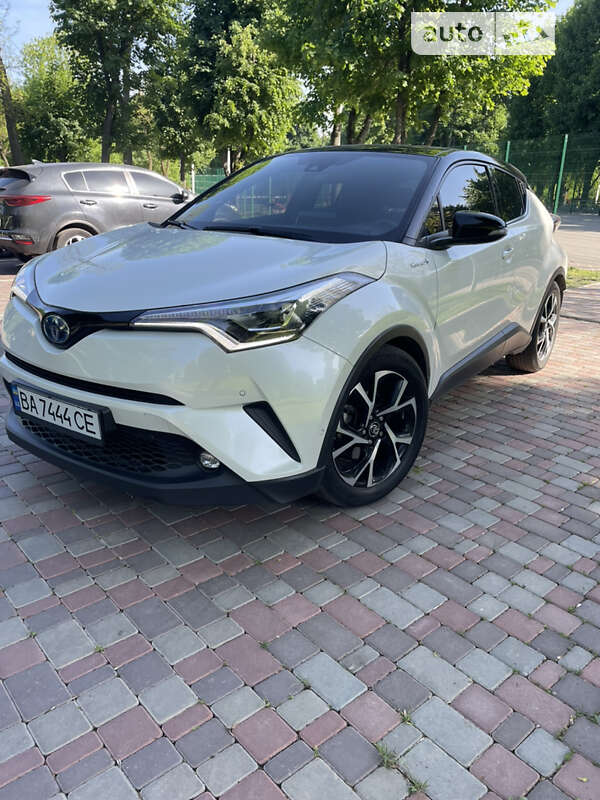 Внедорожник / Кроссовер Toyota C-HR 2017 в Кропивницком