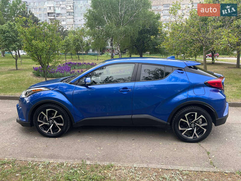 Позашляховик / Кросовер Toyota C-HR 2018 в Запоріжжі