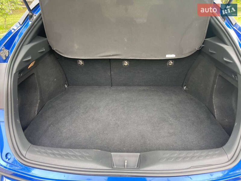 Позашляховик / Кросовер Toyota C-HR 2018 в Запоріжжі