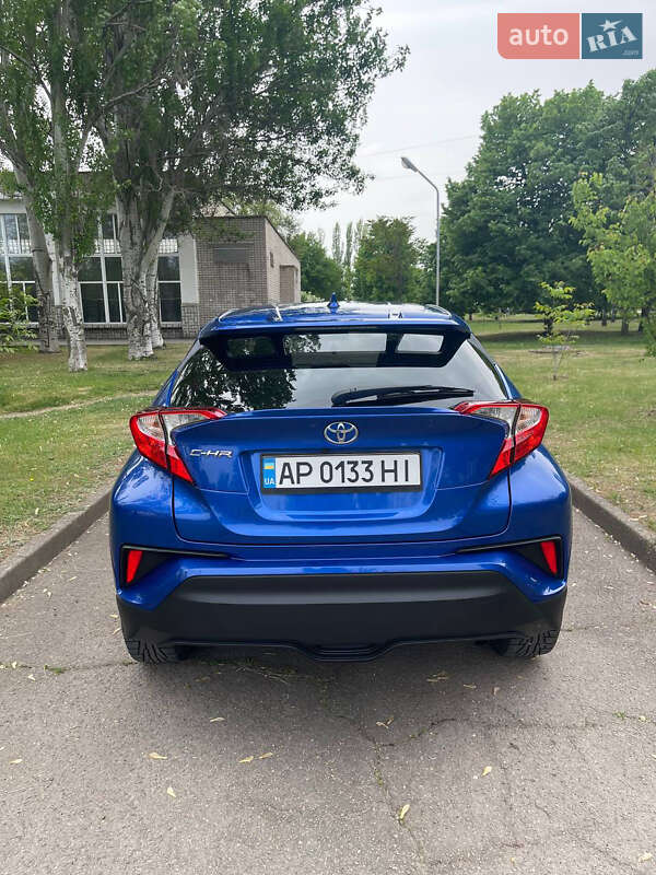 Позашляховик / Кросовер Toyota C-HR 2018 в Запоріжжі