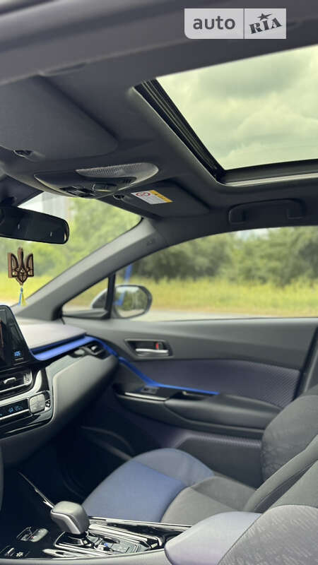 Внедорожник / Кроссовер Toyota C-HR 2021 в Киеве