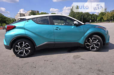 Позашляховик / Кросовер Toyota C-HR 2017 в Запоріжжі