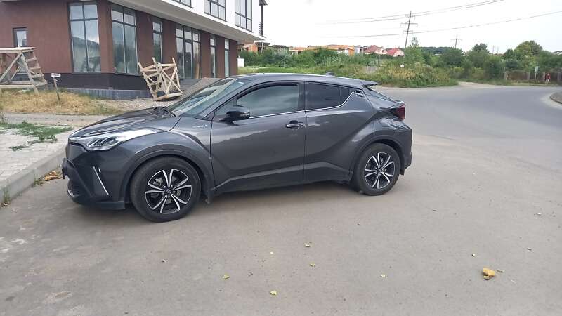 Позашляховик / Кросовер Toyota C-HR 2020 в Ужгороді