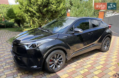 Внедорожник / Кроссовер Toyota C-HR 2017 в Василькове