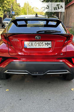Внедорожник / Кроссовер Toyota C-HR 2022 в 