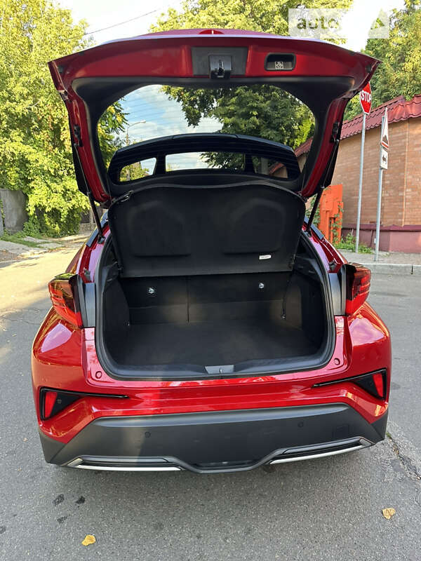 Внедорожник / Кроссовер Toyota C-HR 2022 в Киеве