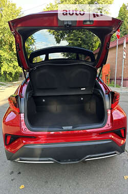 Внедорожник / Кроссовер Toyota C-HR 2022 в 