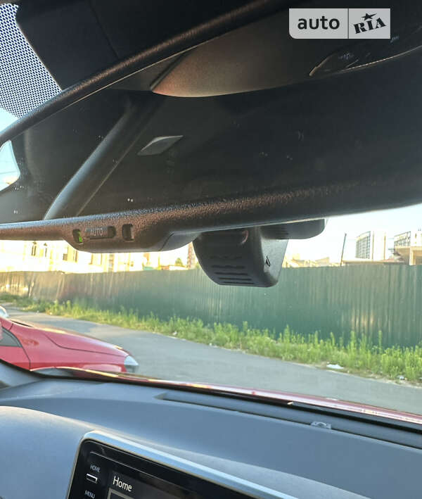 Внедорожник / Кроссовер Toyota C-HR 2022 в Киеве