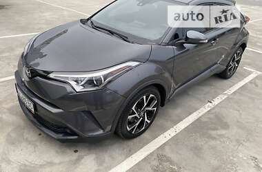 Позашляховик / Кросовер Toyota C-HR 2017 в Києві