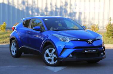 Позашляховик / Кросовер Toyota C-HR 2016 в Києві