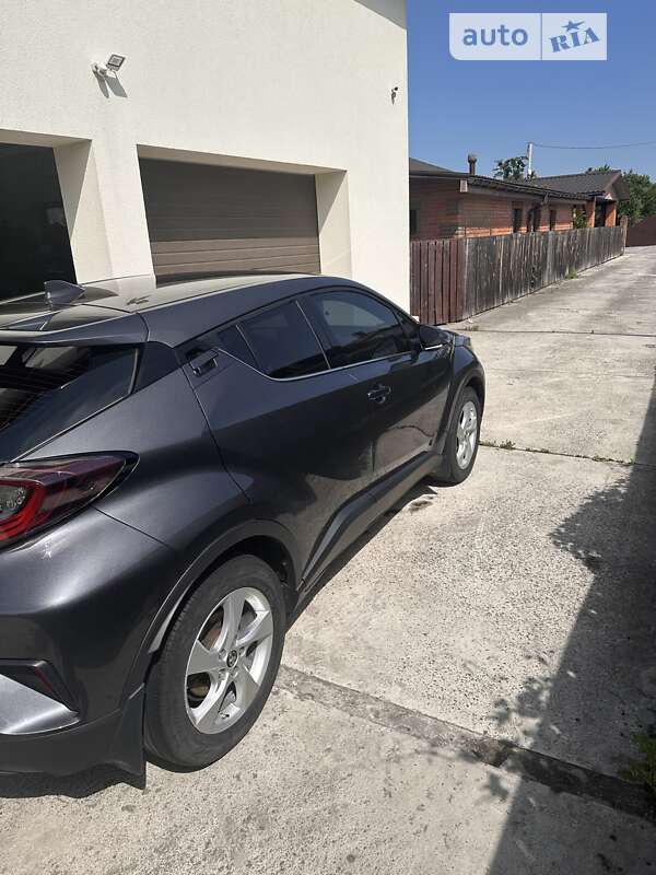 Внедорожник / Кроссовер Toyota C-HR 2017 в Киеве