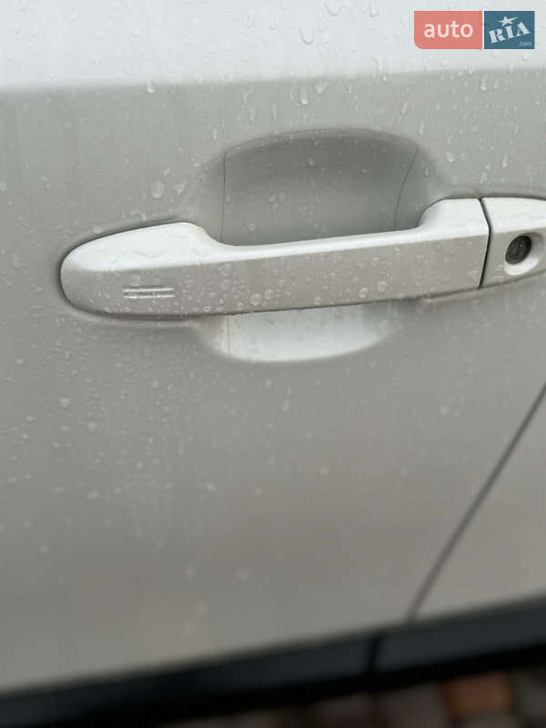 Позашляховик / Кросовер Toyota C-HR 2017 в Києві