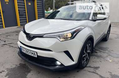 Внедорожник / Кроссовер Toyota C-HR 2018 в Киеве