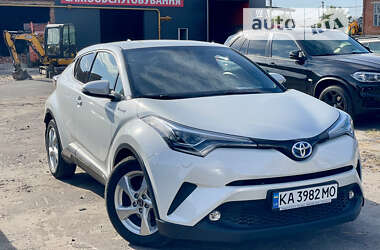 Внедорожник / Кроссовер Toyota C-HR 2018 в Сумах