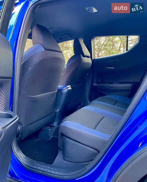 Внедорожник / Кроссовер Toyota C-HR 2020 в Киеве