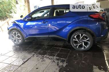 Позашляховик / Кросовер Toyota C-HR 2017 в Трускавці