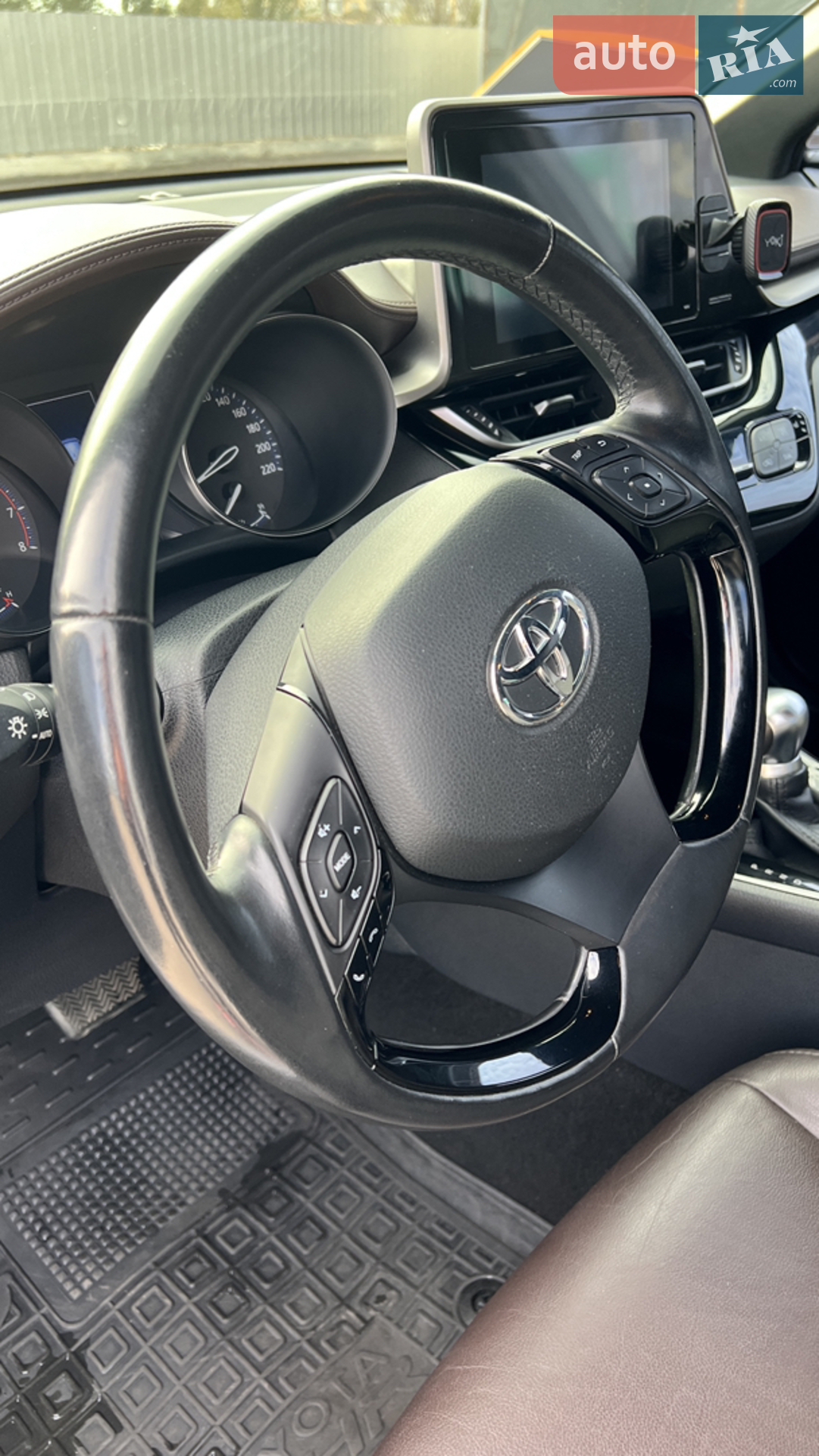 2016 Toyota C-HR - мініатюра 17