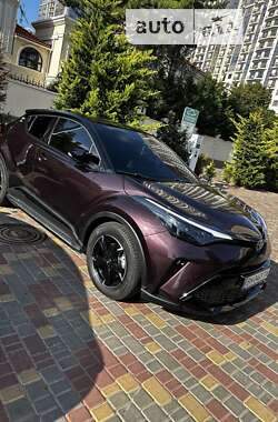 Позашляховик / Кросовер Toyota C-HR 2022 в Дніпрі