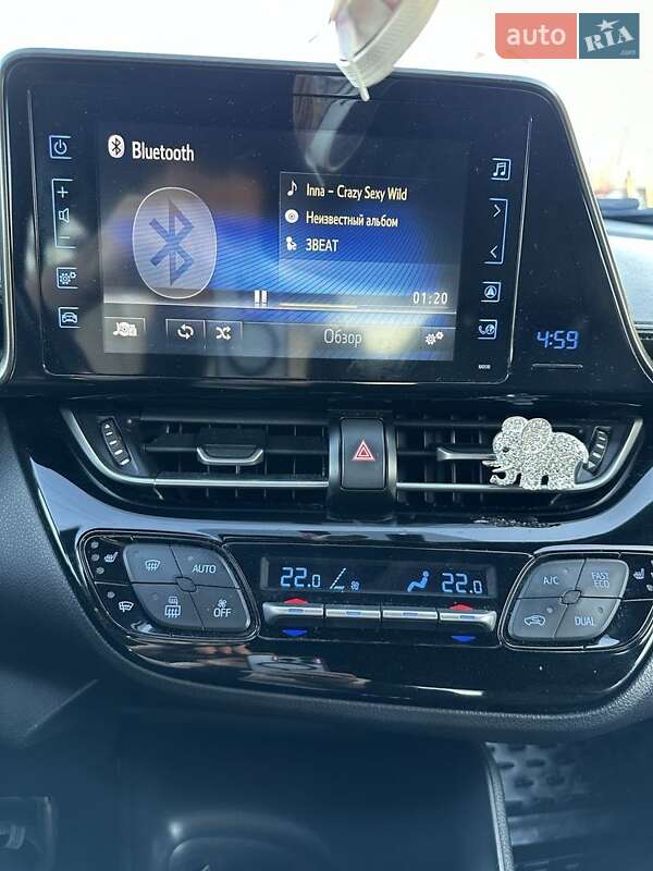 Позашляховик / Кросовер Toyota C-HR 2017 в Києві