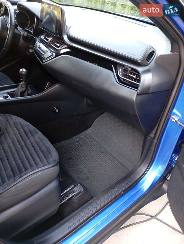 Позашляховик / Кросовер Toyota C-HR 2018 в Івано-Франківську