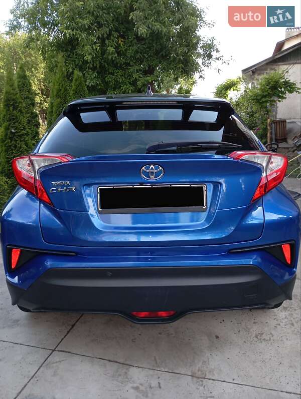 Позашляховик / Кросовер Toyota C-HR 2018 в Івано-Франківську
